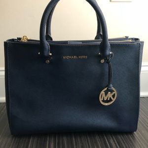Michael Kors Sutton Medium Tote